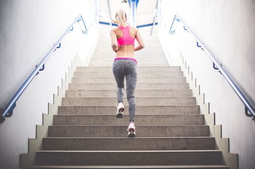يعد صعود السلالم طريقة رائعة لخسارة الوزن الزائد. 